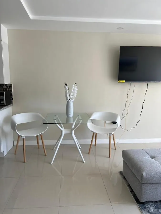 Large Luxurious Beach Front At Bayfront Villa Portmore