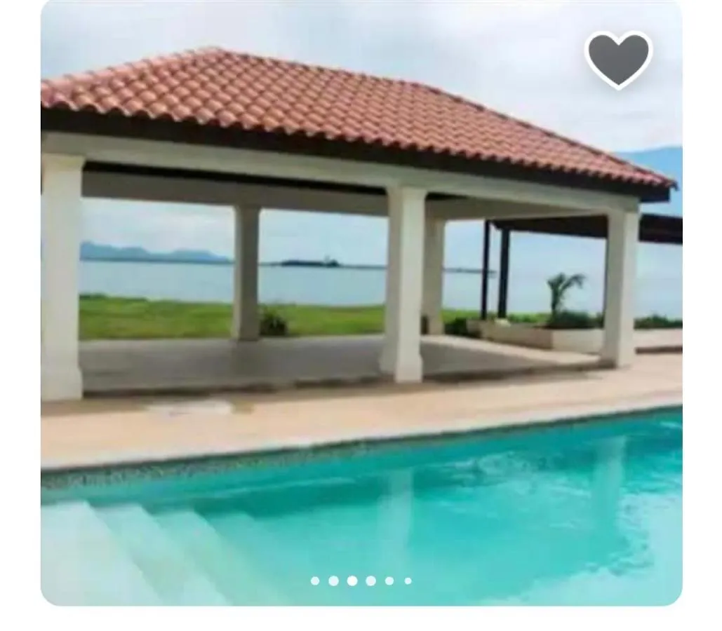 Large Luxurious Beach Front At Bayfront Villa Portmore