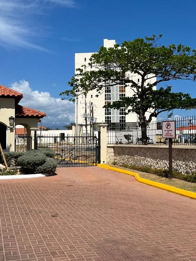 Large Luxurious Beach Front At Bayfront Villa Portmore Jamaica