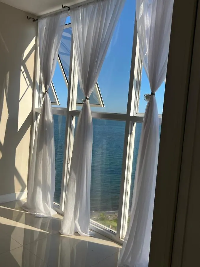 Large Luxurious Beach Front At Bayfront Villa Portmore