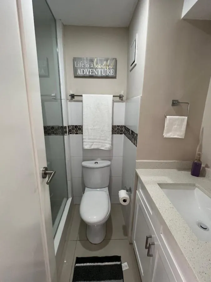 Large Luxurious Beach Front At Bayfront Villa Portmore